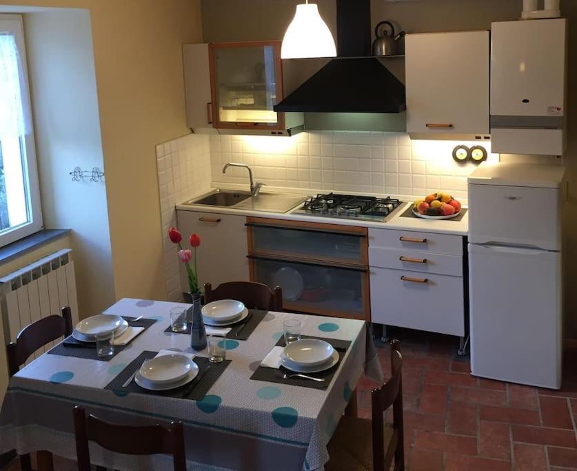 Quiet And Cozy Home With Wi-Fi Casa Prearino เวอนาซซา ภายนอก รูปภาพ
