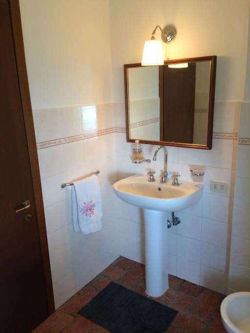 Quiet And Cozy Home With Wi-Fi Casa Prearino เวอนาซซา ภายนอก รูปภาพ